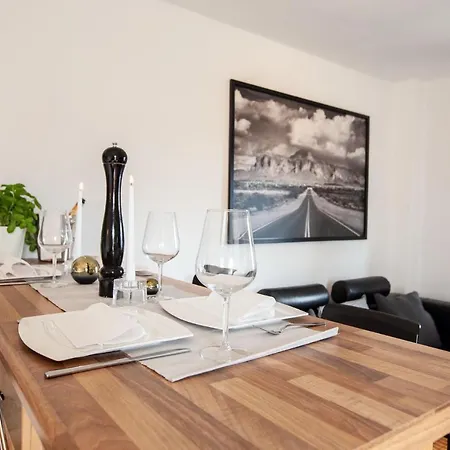 Penthouse Mit Blick Auf Den Yachthafen 아파트