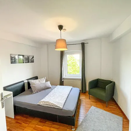 Penthouse Mit Blick Auf Den Yachthafen *