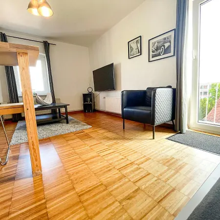 Penthouse Mit Blick Auf Den Yachthafen Bremen